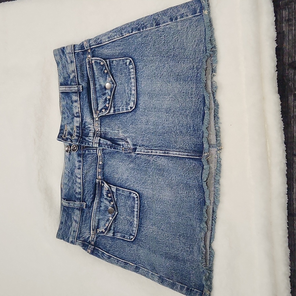 Social collision mini skirt size medium